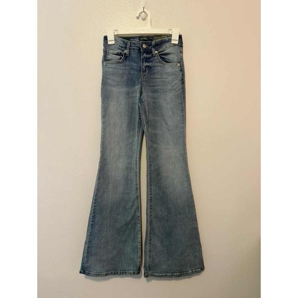 Wild Fable Womens Mid-Rise Flare Jeans Light Wash High Stretch Blue 00/32 Inseam - Picture 2 of 5